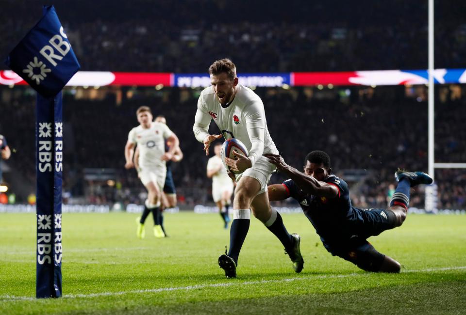 Elliot Daly is denied a score in the corner as his foot just strayed into touch