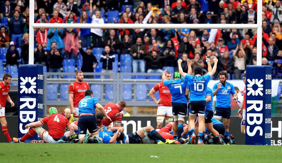 Italy scored the game's first try through their forwards in a poor first half