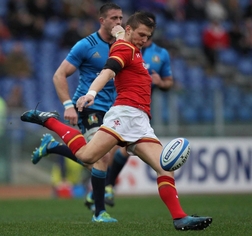  Dan Biggar is a doubt for the clash with England with a rib injury