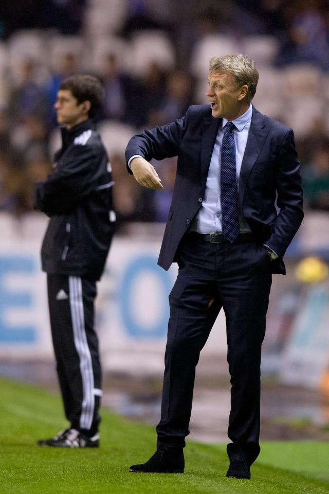  David Moyes sports ripped trousers in his first game as Real Sociedad boss