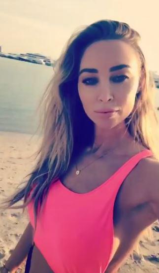  Lauren Pope looked carefree as she shared a sexy video on Instagram