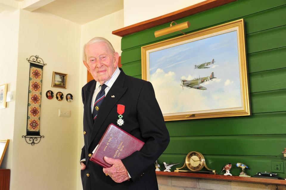  Tony Cooper with his Pilot’s Flying Logbook and wearing his Legion d’Honneur in 2015