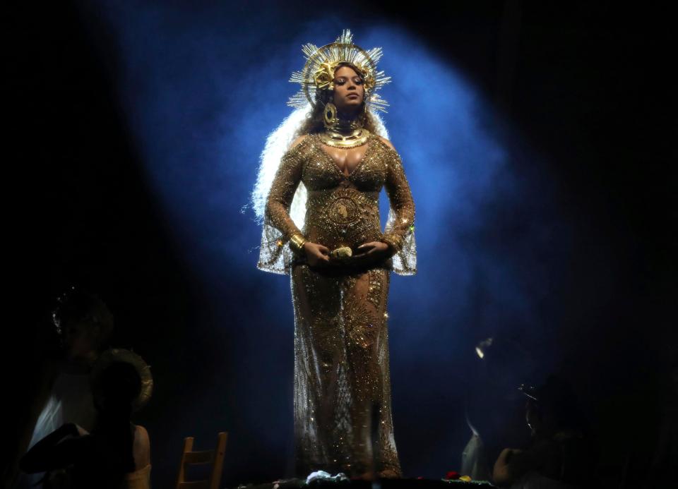  Beyonce looked stunning as she performed for the first time since announcing she is pregnant