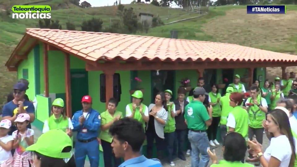  Volunteers banded together to present Johan Ramirez with a brand new home