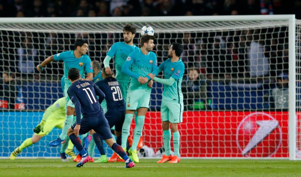  Angel Di Maria swiftly lifted the ball over the wall to give PSG the lead