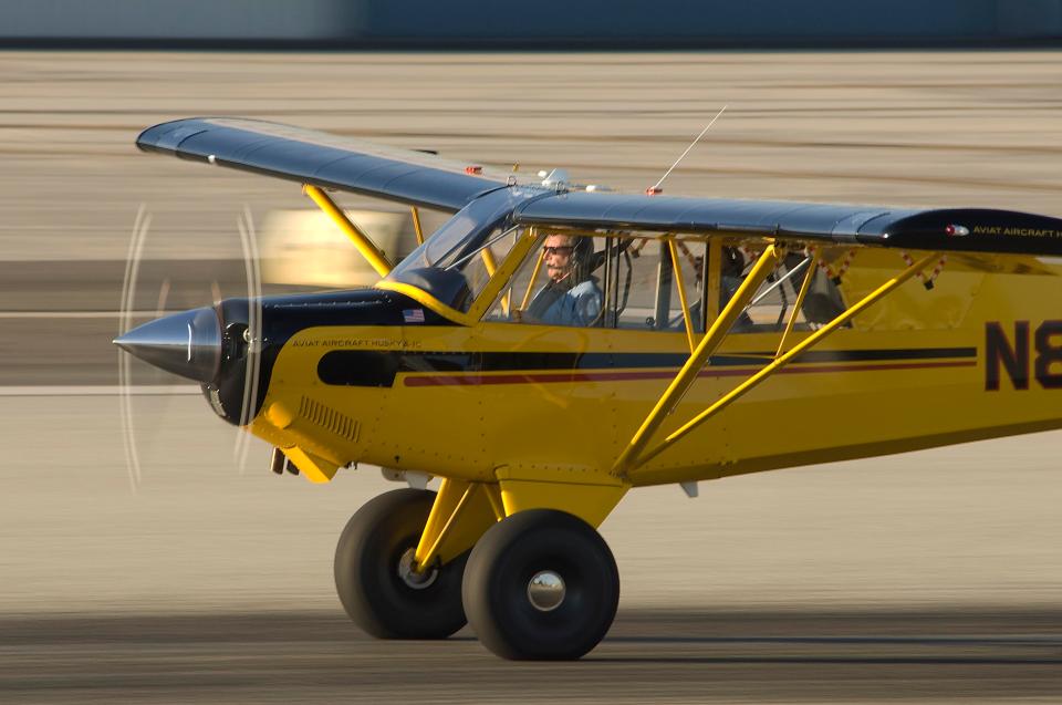  Harrison Ford narrowly missed a passenger jet