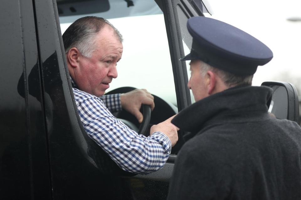  A convoy of protesters staged a noisy motorway go-slowusing lorries and tractors to highlight the impact of predicted custom checks on the local economy