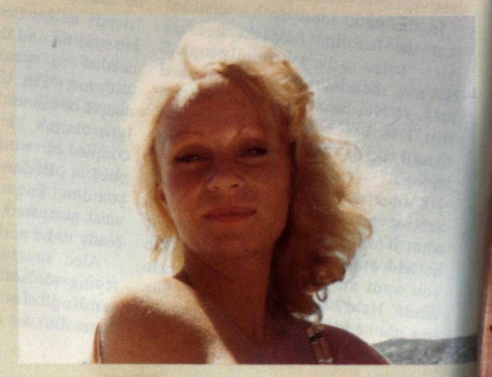 This is what Jocelyn Wildenstein looked like before her epic plastic surgery 