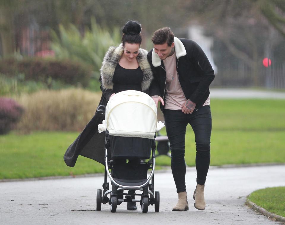  Stephanie Davis' autobiography is reportedly being altered to include her reunion with Jeremy McConnell