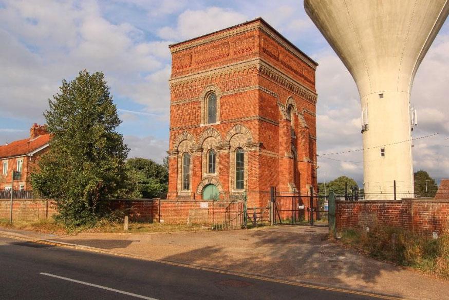  This stunning home in Norfolk is on sale with a guide price of just £190,000