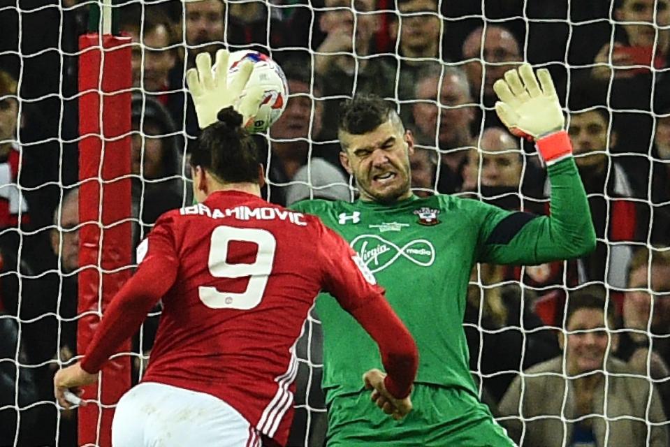  Zlatan Ibrahimovic's late header handed Man United the EFL Cup