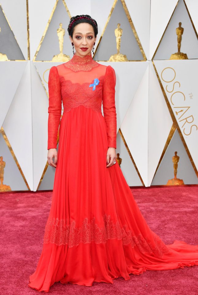  Nominee Ruth Negga sported a blue ribbon on her Valentino gown