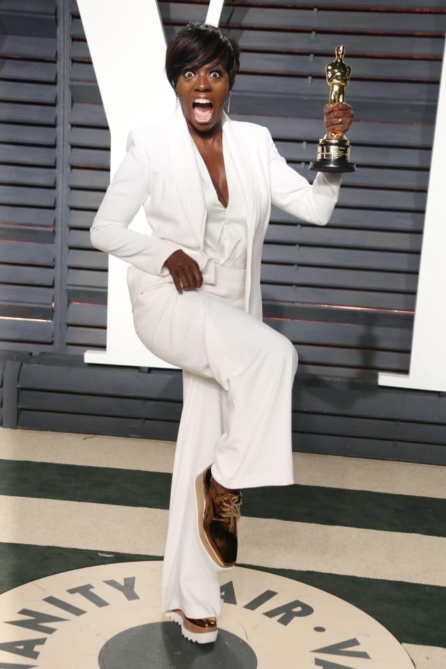  Viola Davis celebrated her win in a stunning white suit