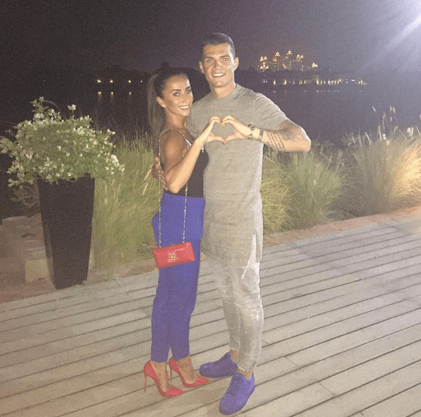  Granit Xhaka poses with his girlfriend on social media