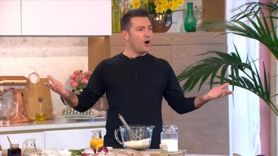  Gino D'Acampo cracked Holly and Phillip up with his hilarious 'sausage in the hole' recipe