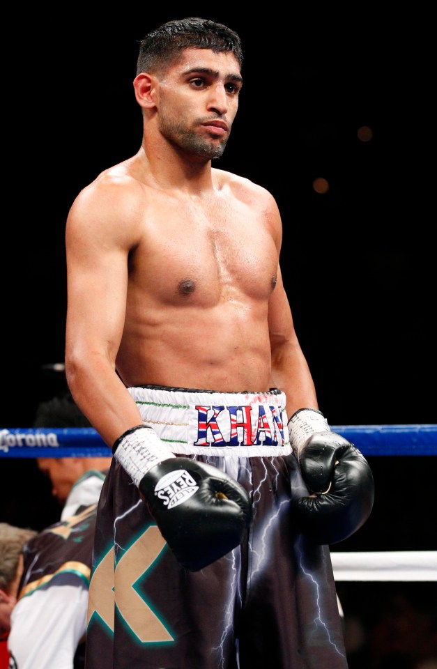 Amir Khan has been hoping to confirm a super-fight with former sparring partner Manny Pacquiao