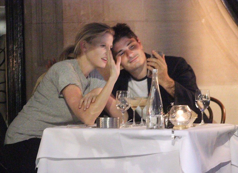 The supermodel was spotted having an intimate dinner with wealthy art dealer Helly Nahmad