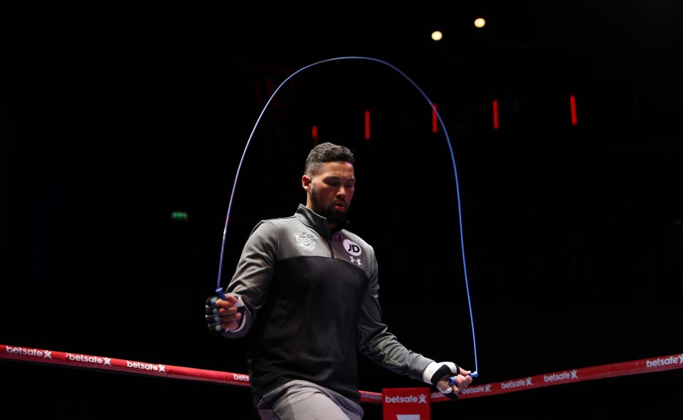  Tony Bellew began his warm up with the skipping rope