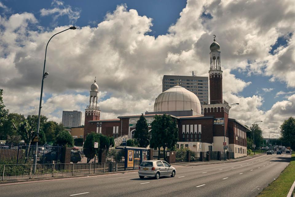  Birmingham Central Mosque is located in the Highgate area of Birmingham and has opened its doors to Channel 4