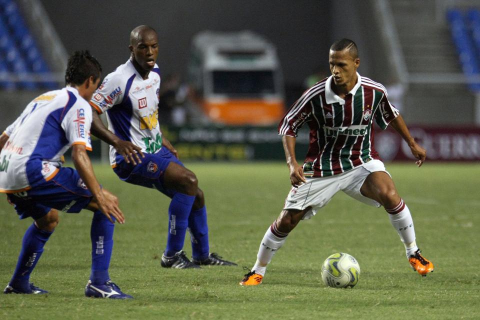  Souxa (right) during a one-year stint playing for Fluminense