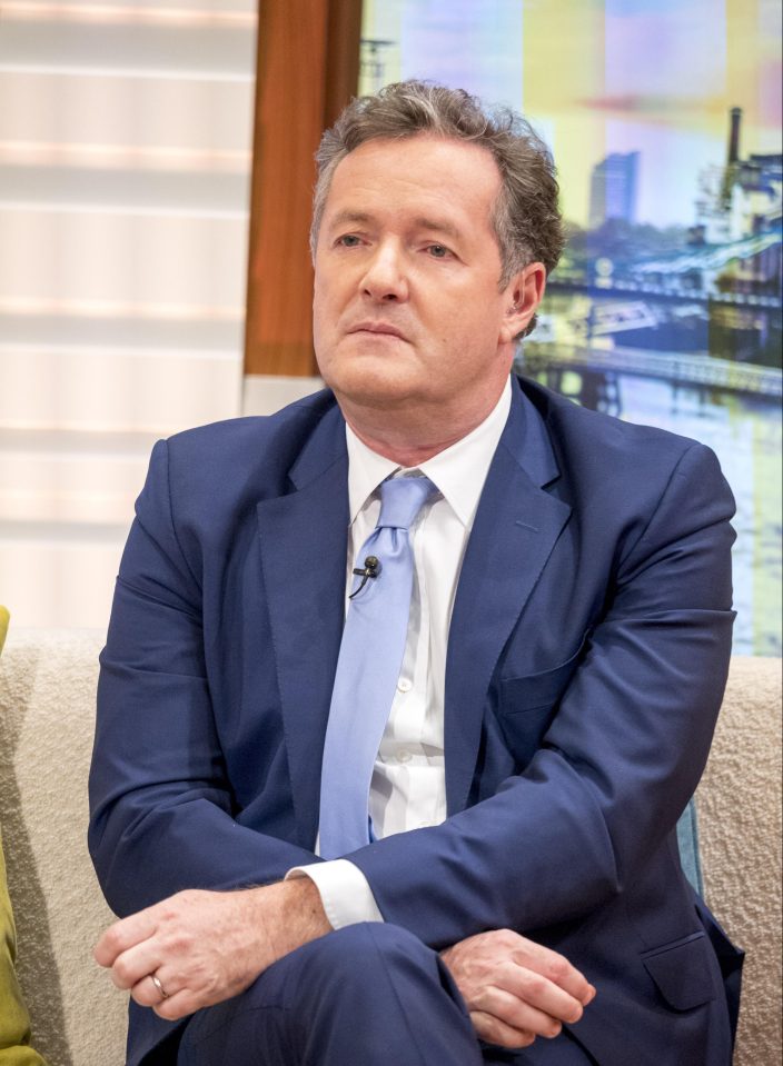  Piers Morgan placates the paparazzi