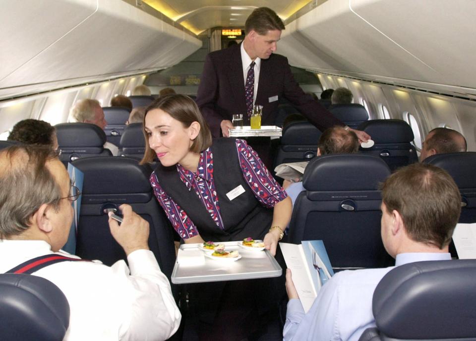  Crew members are being paid an extra £10 if they give the plane a quick tidy