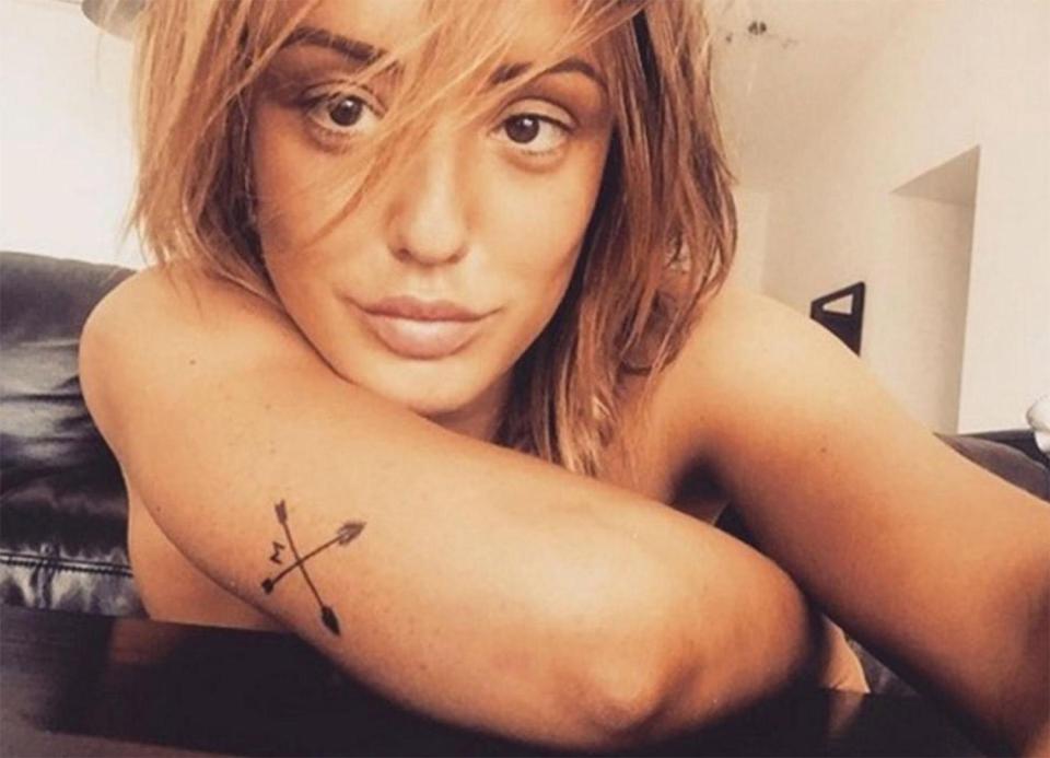  Charlotte Crosby has a delicate arrow on her arm