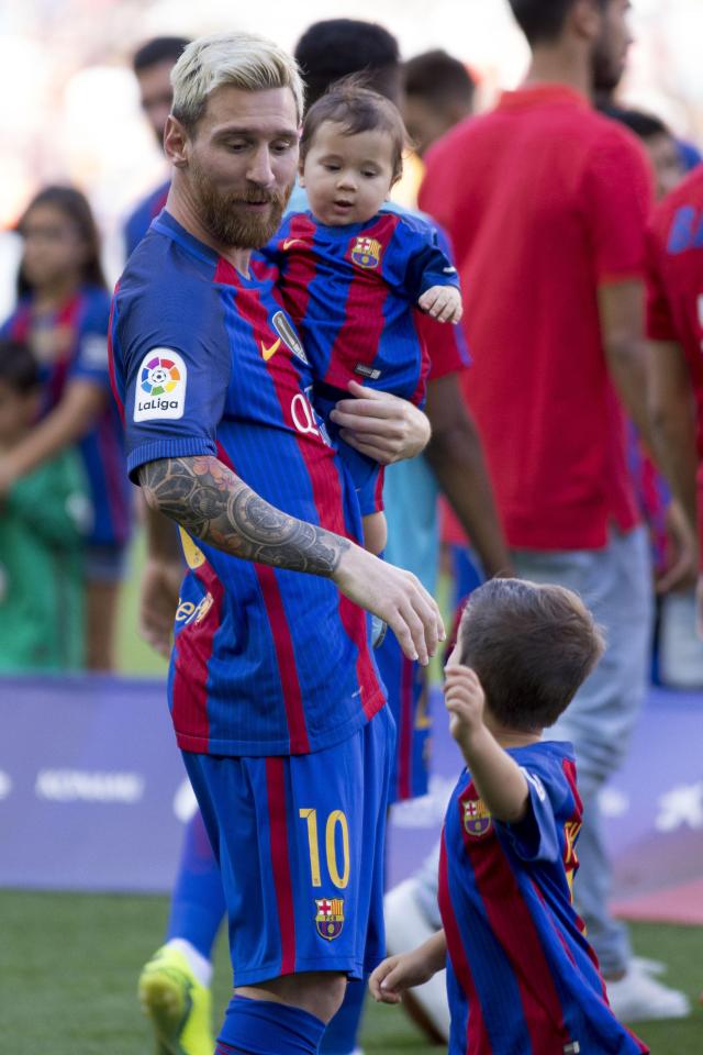 Maybe his youngest son Mateo will have the footballing genes