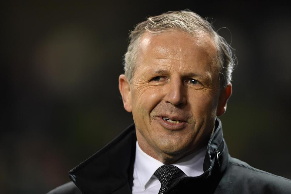  Sean Fitzpatrick is desperate to see England take on New Zealand