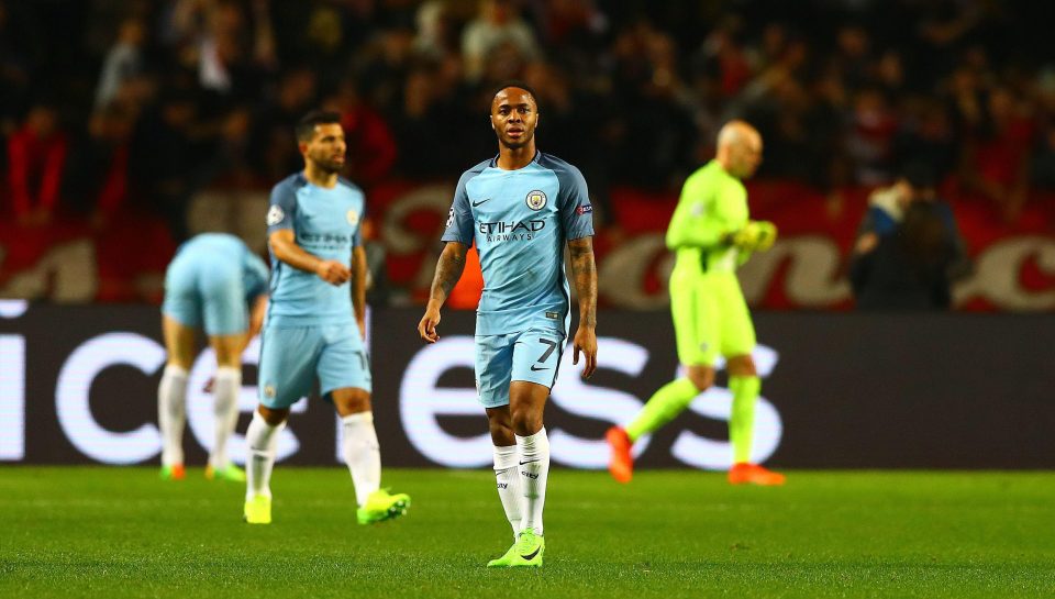  Raheem Sterling had a great chance to provide a perfect assist for Sergio Aguero but delayed too long