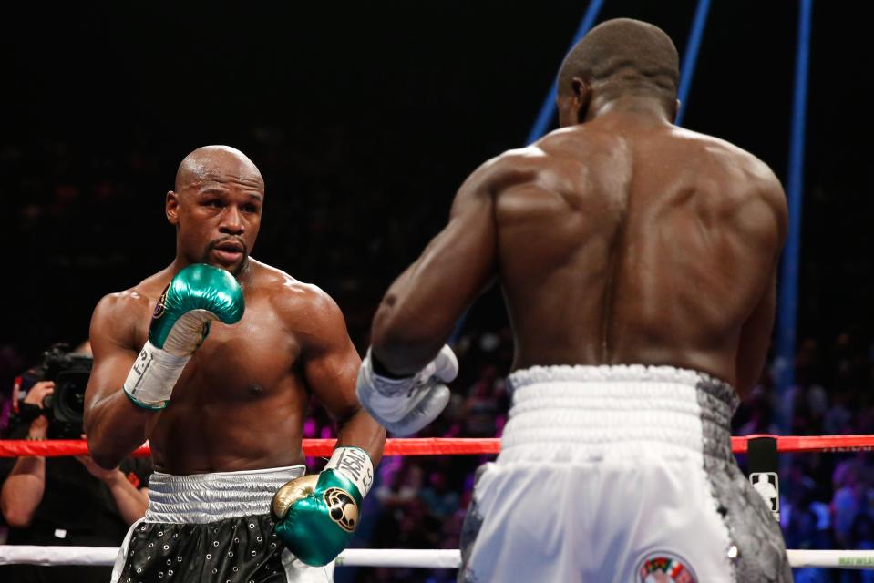  Floyd Mayweather is ready and willing to come out of retirement for the Conor McGregor fight