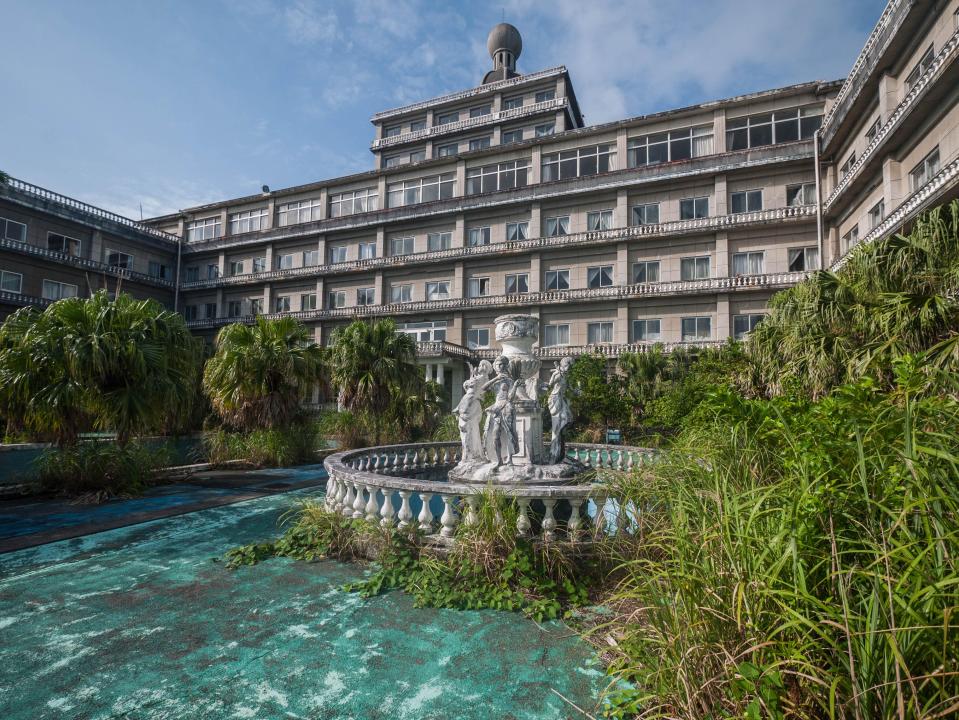 The faded beauty of the Hachijo Royal Hotel is laid bare in these haunting photos