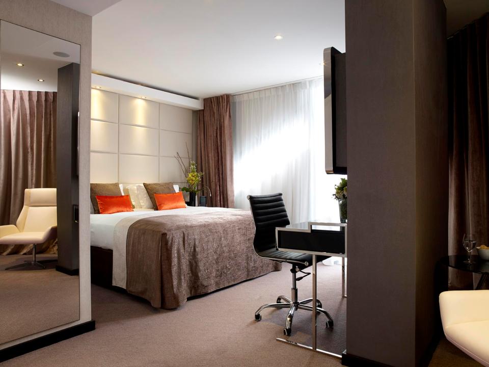  Located near the Silicon Roundabout in Shoreditch, M by Montcalm was voted best Luxury Hotel