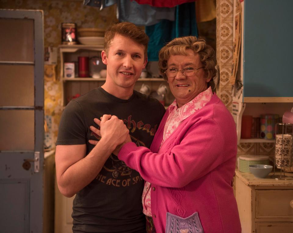  With James Blunt in All Round To Mrs Brown's