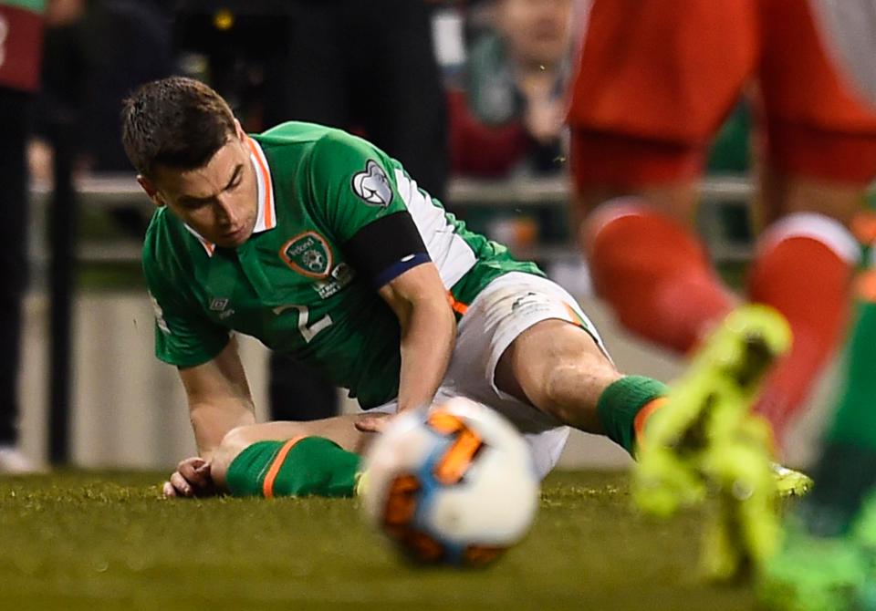  Coleman knew instantly how bad his injury was as he appeared to hold his leg together