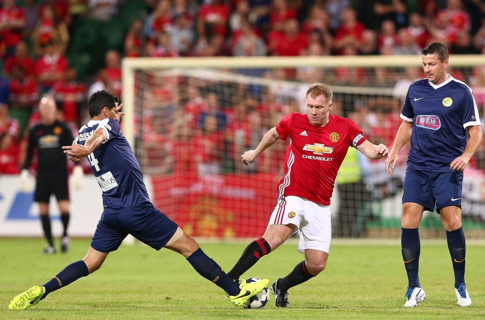 Former Red Devils star Paul Scholes in action before he was replaced in the 28th minute after failing to impress