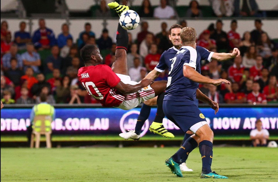 Louis Saha attempts a spectacular overhead kick, but his effort was badly scuffed