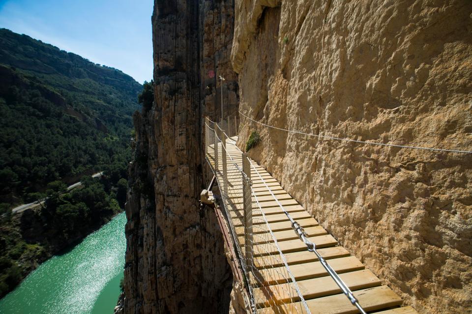 Users are faced with a 300-ft drop if they look through their feet