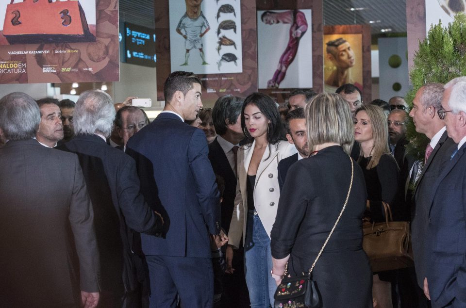  Cristiano Ronaldo and Georgina Rodriguez mingle after the ceremony