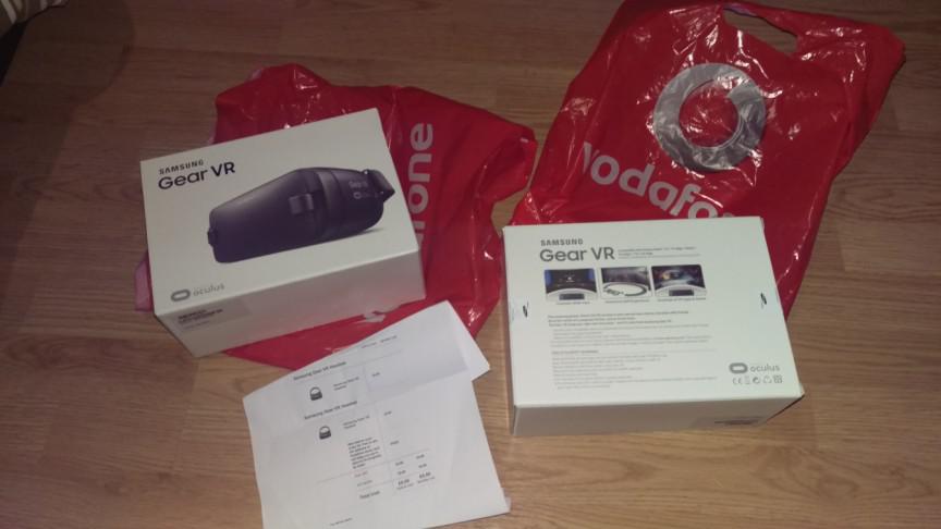  Vodafone has started sending out the Samsung VR headsets that were ordered for FREE by mistake