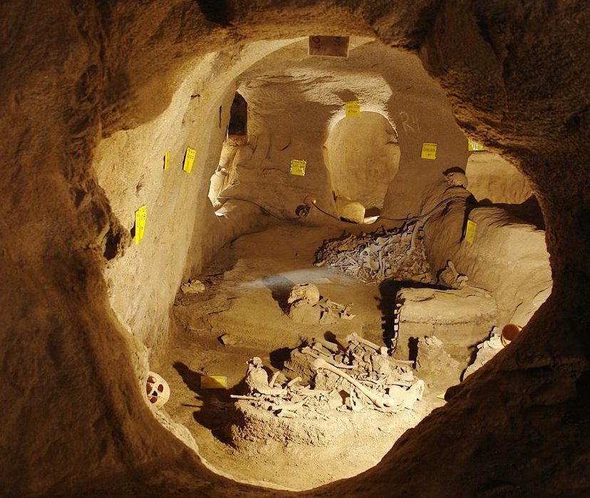  The subterranean settlement contains 25 rooms that act as houses