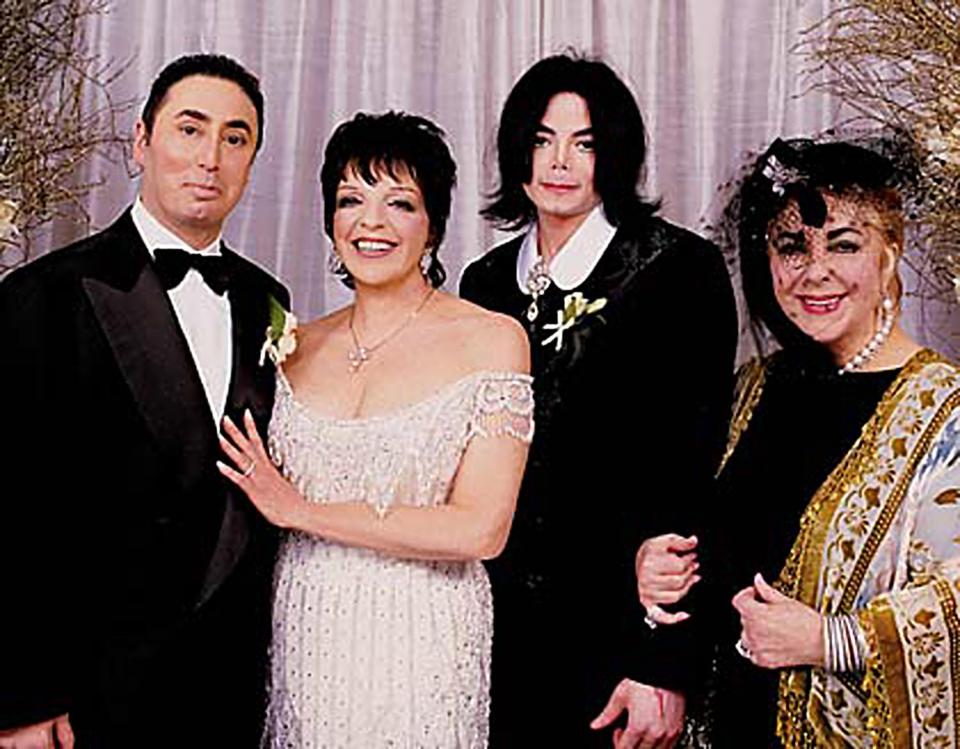  Wedding picture of David Gest and Liza Minelli with Michael Jackson as best man and Liz Taylor as Matron Of Honour