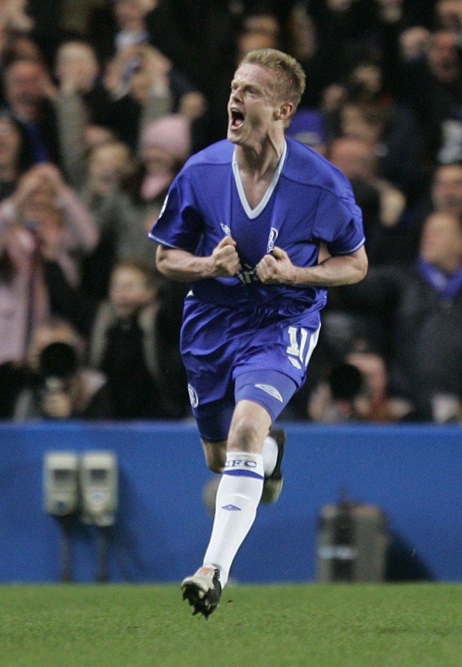 Damien Duff was on the brink of moving to Old Trafford before Chelsea swooped