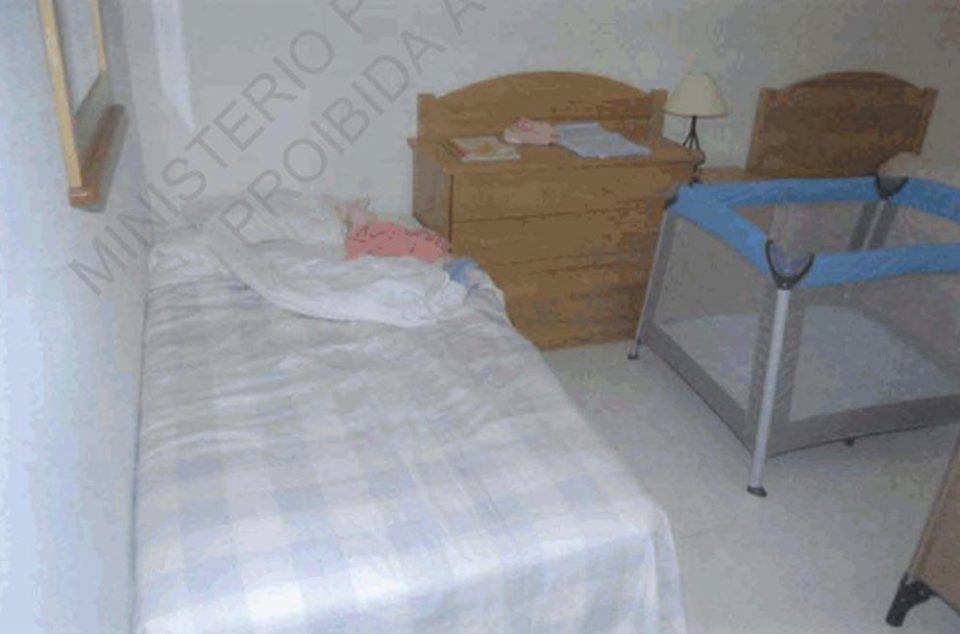  The case file photo of Madeleine McCann's bedroom in the apartment