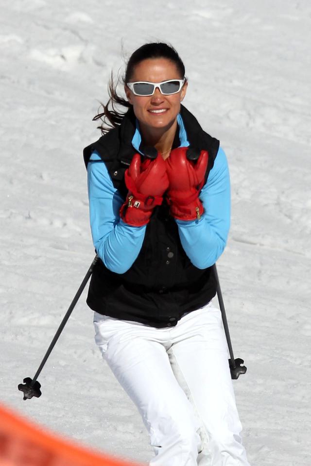  Skiing-lover Pippa was joined by Kate for a trip to the slopes for her hen do