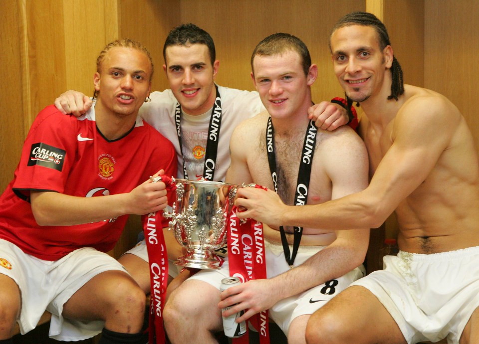 Wes Brown, John O'Shea, Wayne Rooney and Rio Ferdinand with League Cup