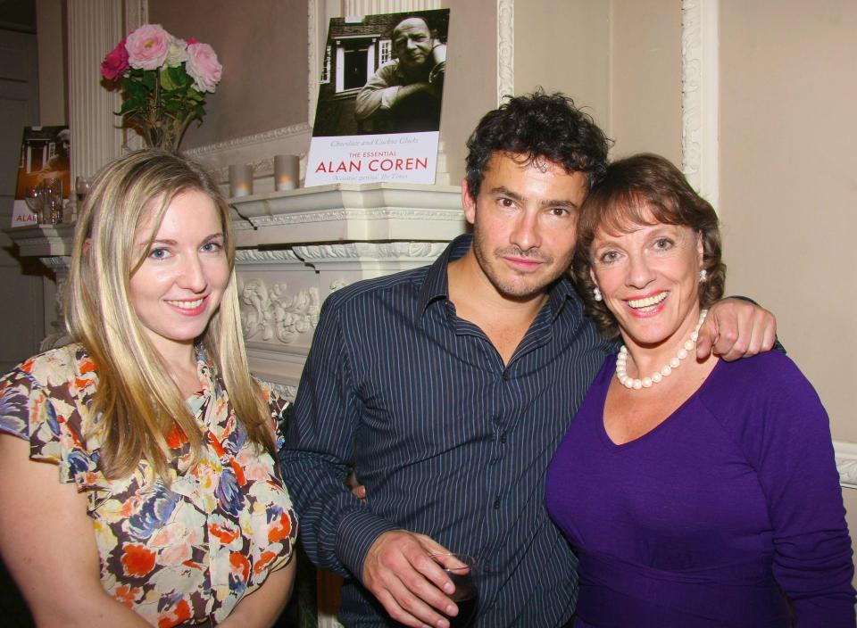  Giles with sister Victoria, left, and Esther Rantzen