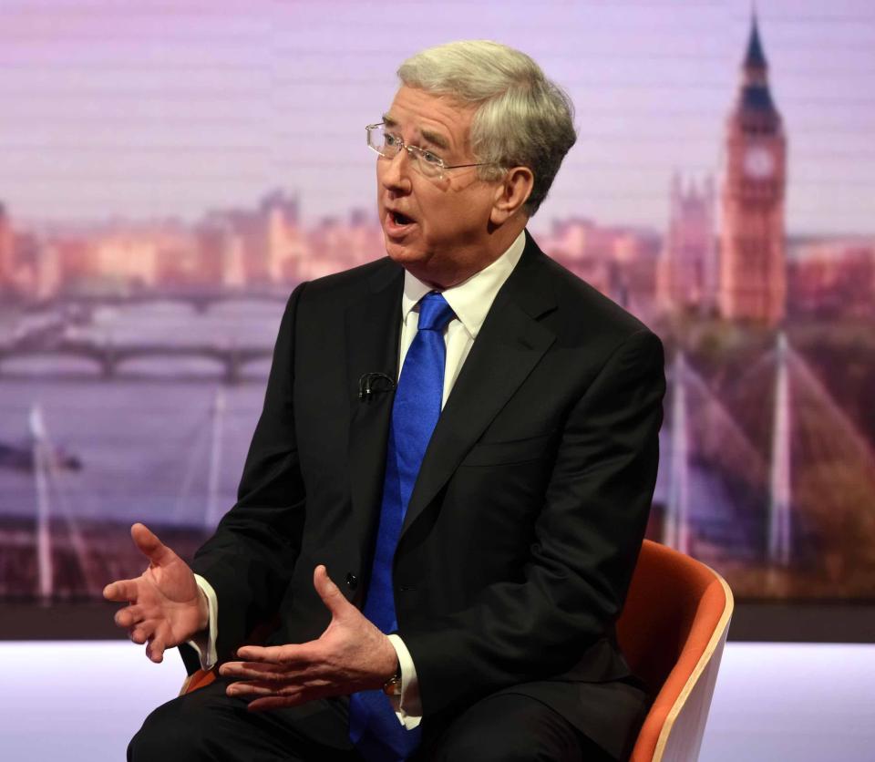  Sir Michael Fallon says Putin is responsible for 'every civilian death' in Syria