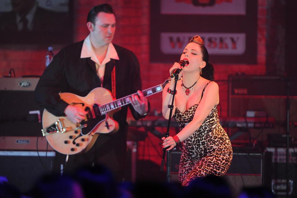  Imelda married her guitarist Darrel Higham in 2002, but split in 2015