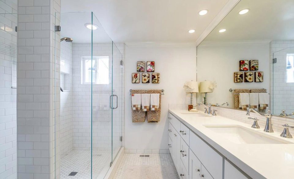  The two-bathroom property measures just 1,600 square feet